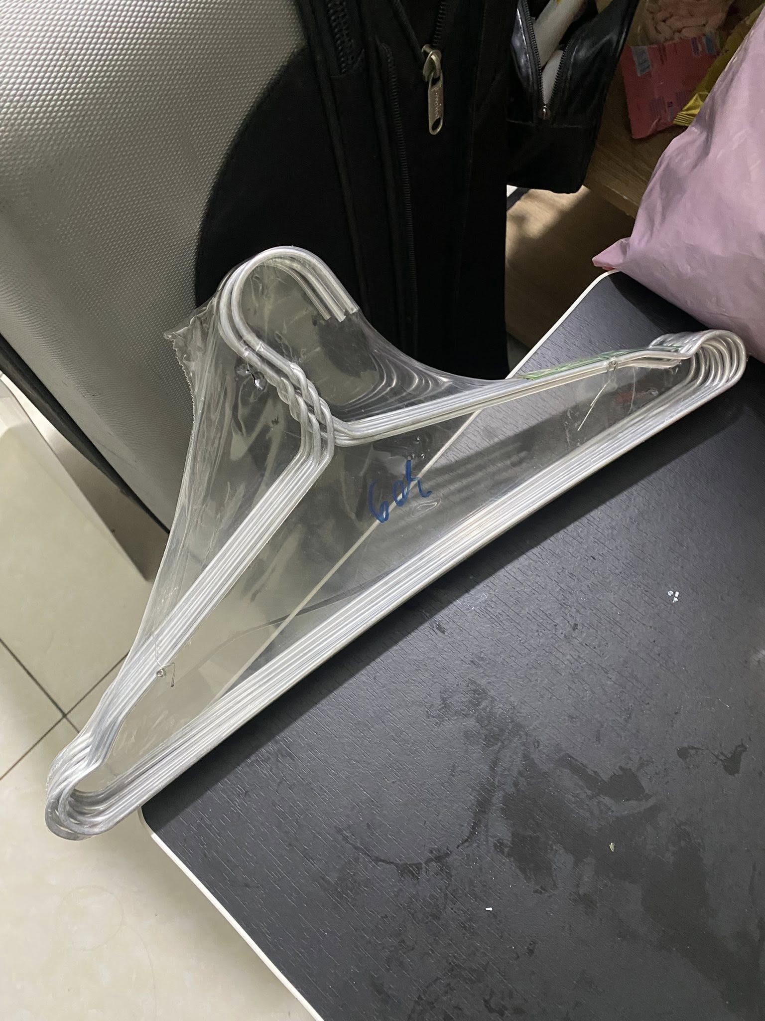 móc quần áo nguyên seal